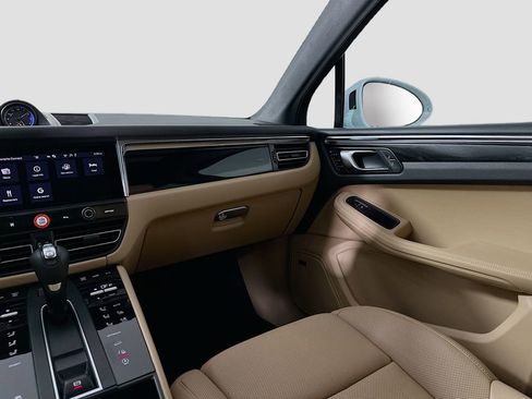 Used 2026 Porsche Macan image 26