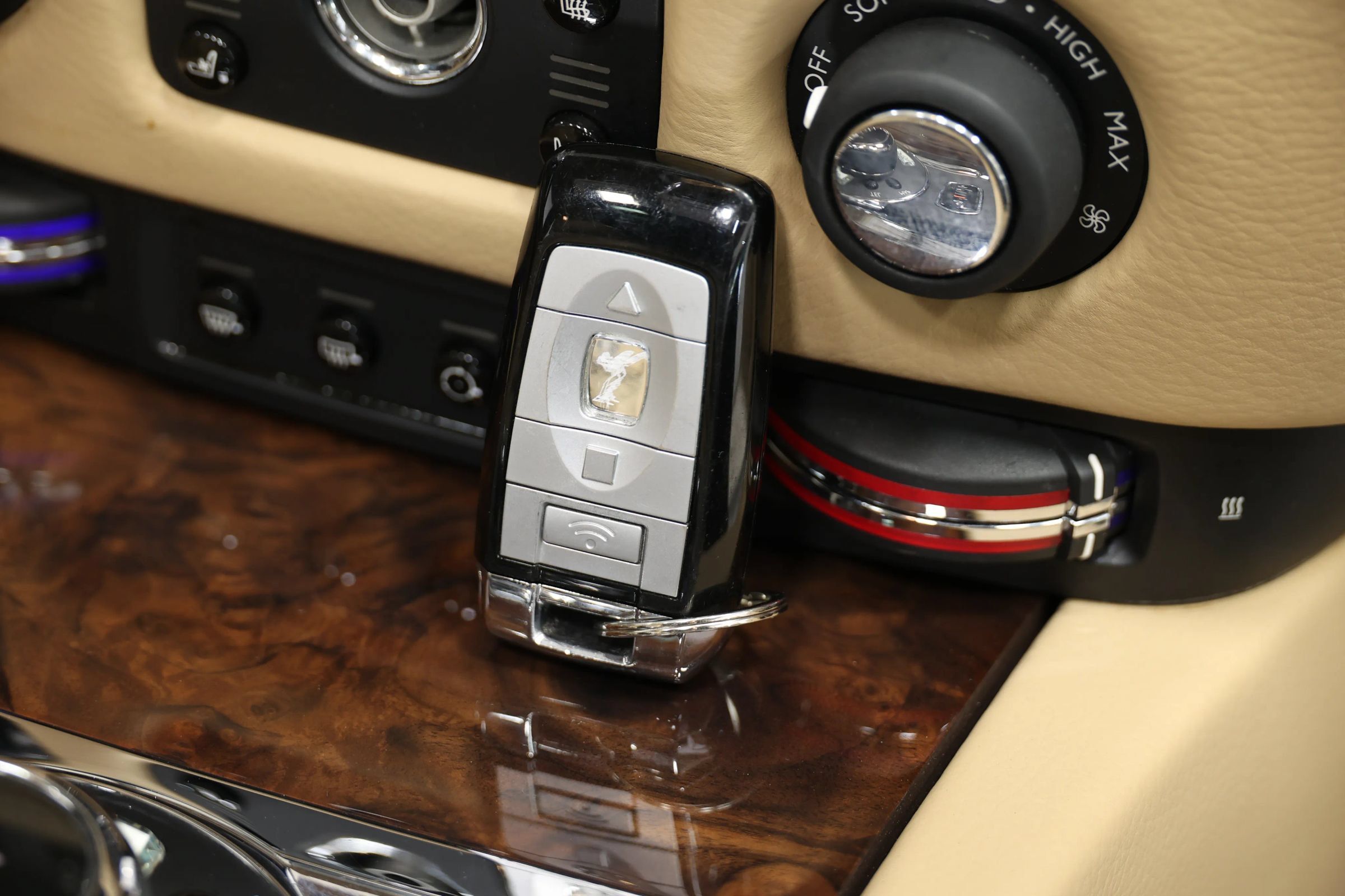Used 2015 Rolls-Royce Ghost RWD image 5
