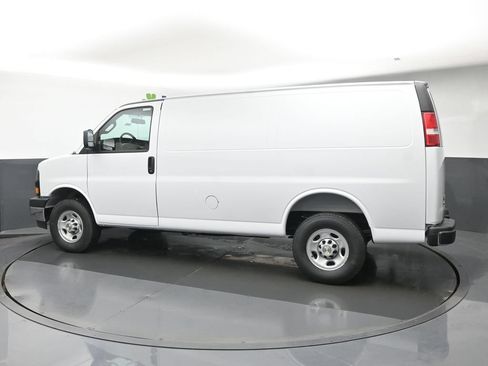 New 2026 Chevrolet Express 2500 w/ Driver Convenience Package RWD image 20