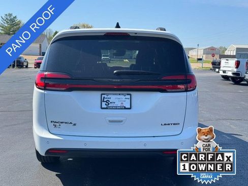 Used 2025 Chrysler Pacifica Limited FWD image 5