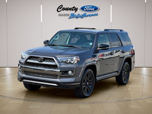 Used 2019 Toyota 4Runner Limited AWD/4WD image 2