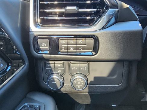 New 2026 GMC Yukon Elevation image 17