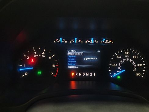 Used 2017 Ford F150 XL w/ Equipment Group 101A Mid AWD/4WD image 23