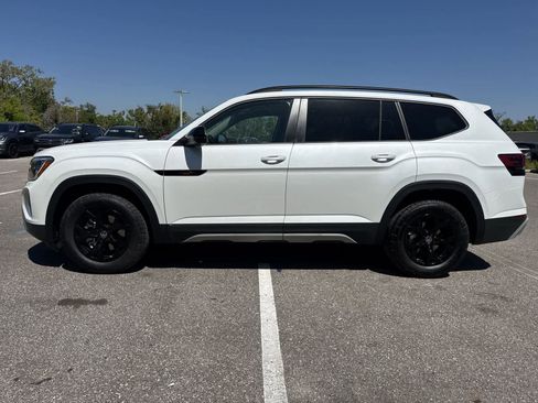 New 2026 Volkswagen Atlas Peak Edition AWD/4WD image 3