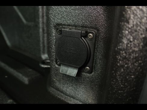 Used 2024 GMC Sierra 2500 AT4 w/ Technology Package image 18