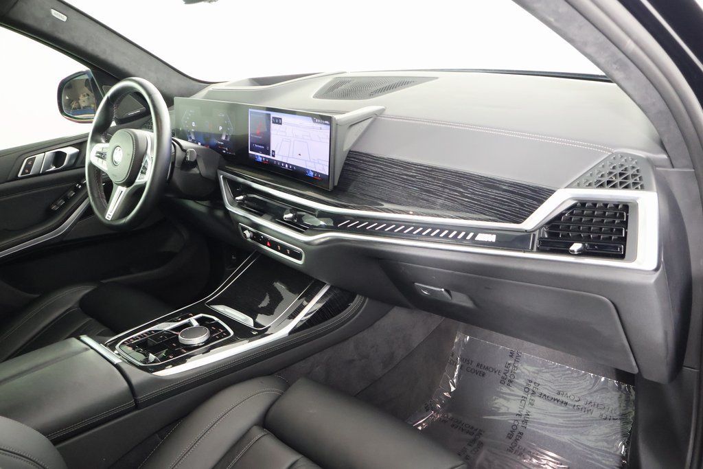 Certified 2025 BMW X7 M60i w/ M Sport Professional Package AWD/4WD image 9
