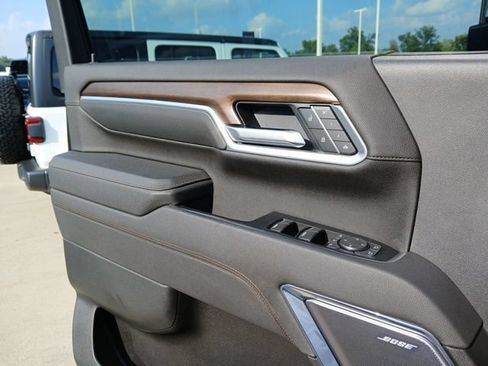 Certified 2025 Chevrolet Silverado 2500 High Country w/ High Country Premium Package AWD/4WD image 12