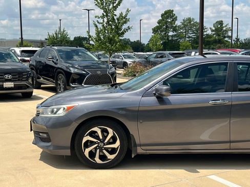Used 2017 Honda Accord EX-L image 7