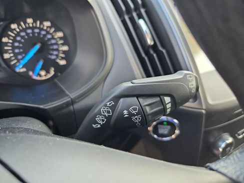 Used 2020 Ford Edge SE FWD image 22