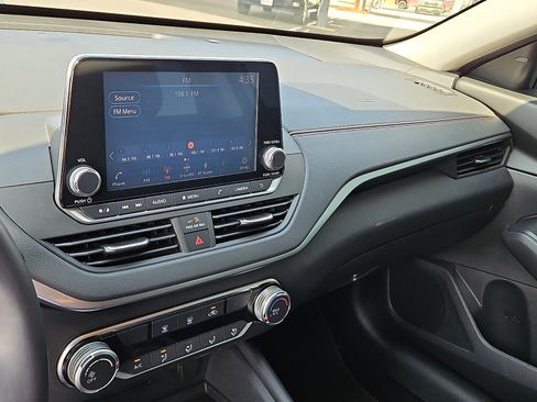 Used 2020 Nissan Altima 2.5 SR FWD image 15