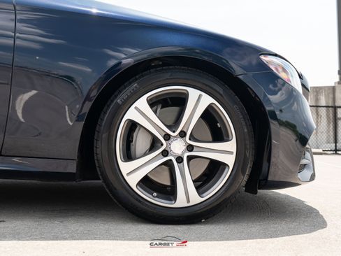Used 2017 Mercedes-Benz E 300 4MATIC image 9