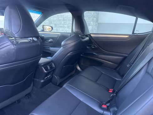 Used 2019 Lexus ES 350 F Sport w/ Accessory Package 2 FWD image 29