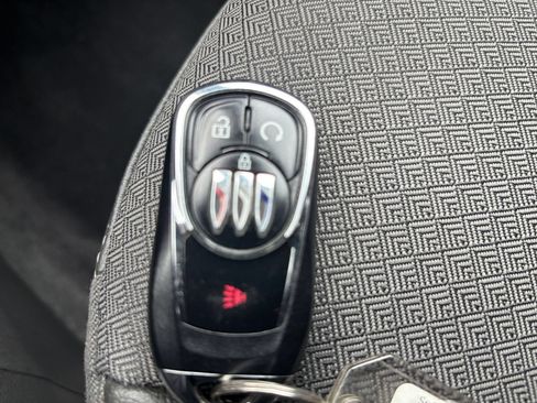 Used 2025 Buick Encore GX Preferred FWD image 18