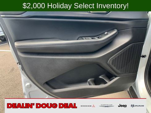 New 2025 Jeep Grand Cherokee L Laredo w/ Luxury Tech Group I image 14