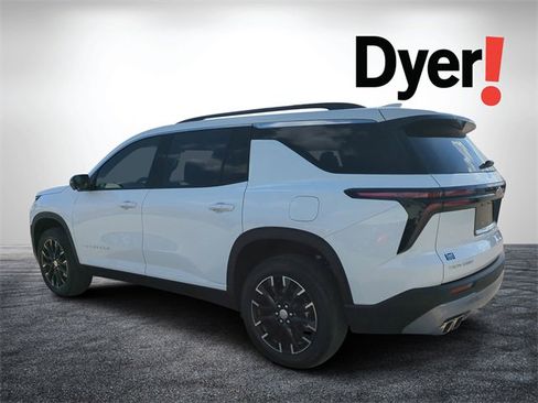 Used 2025 Chevrolet Traverse LT w/ Sun and Wheel Package image 6