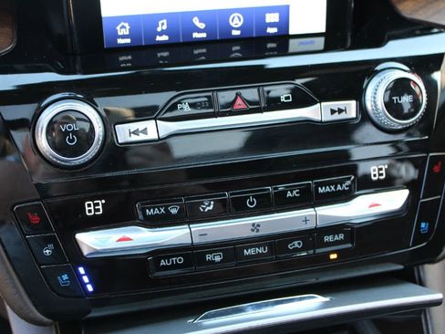 Used 2021 Ford Explorer King Ranch w/ Premium Technology Package image 22