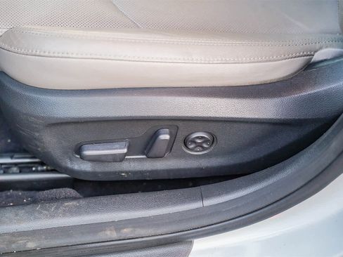 Used 2016 Hyundai Sonata Limited w/ Option Group 02 image 17