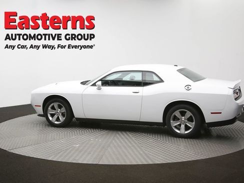 Used 2022 Dodge Challenger SXT image 59