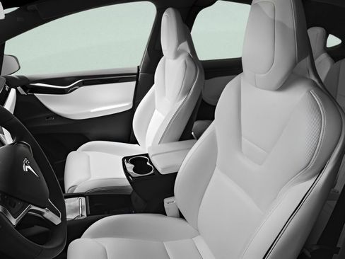 Used 2017 Tesla Model X 75D image 10