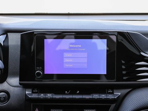 Used 2025 Toyota Camry SE FWD image 14