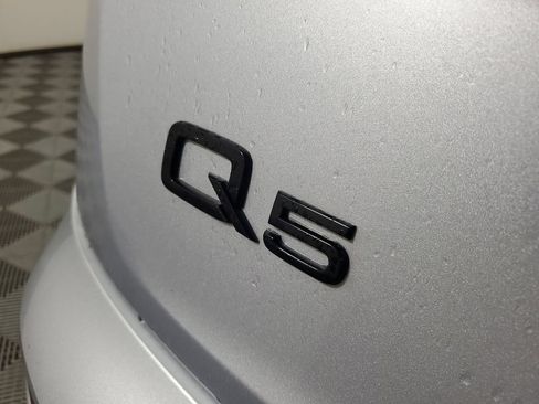 Used 2024 Audi Q5 e Premium Plus AWD/4WD image 8
