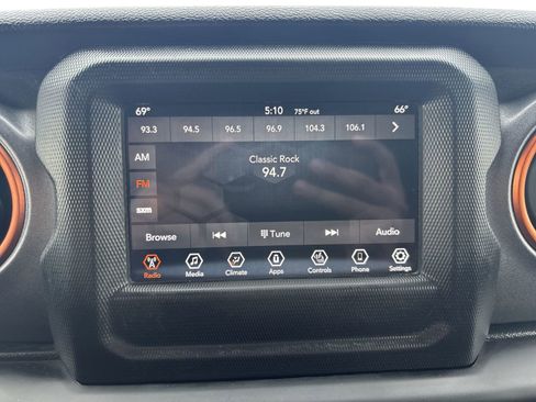 Used 2021 Jeep Gladiator Mojave w/ Cold Weather Group AWD/4WD image 18