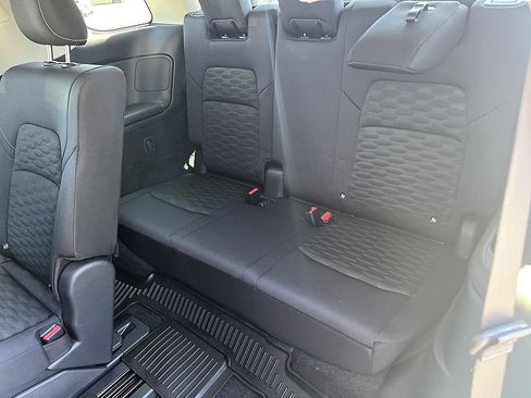 Certified 2025 Nissan Pathfinder S image 27