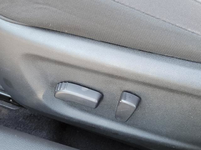 Used 2025 Nissan Altima 2.5 SV FWD image 9