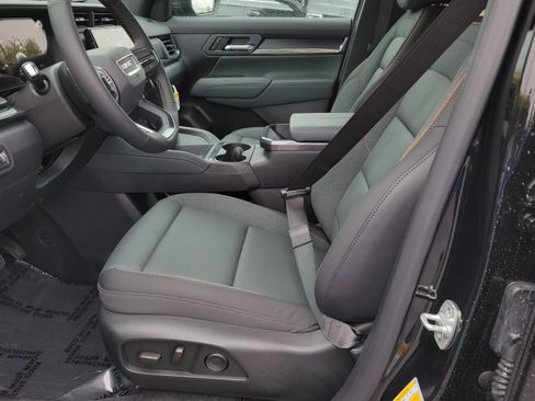 New 2026 GMC Terrain AT4 w/ Convenience Package III image 9