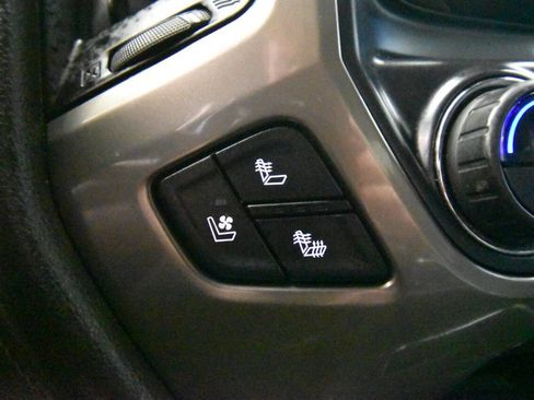 Used 2018 Chevrolet Silverado 1500 High Country image 26