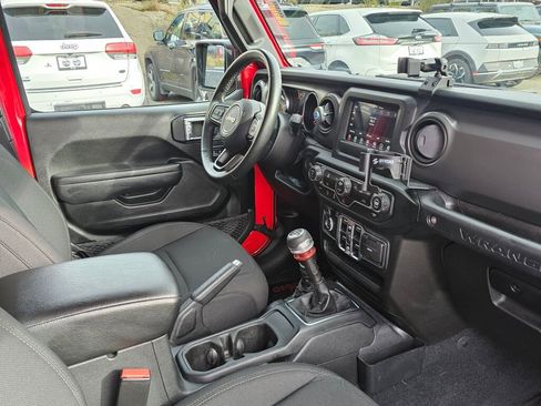 Used 2022 Jeep Wrangler Sport S image 12