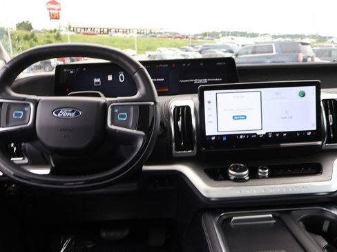 Certified 2025 Ford Expedition Max Platinum AWD/4WD image 21