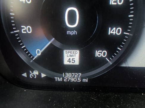 Used 2017 Volvo XC90 T6 Inscription w/ Vision Package image 12