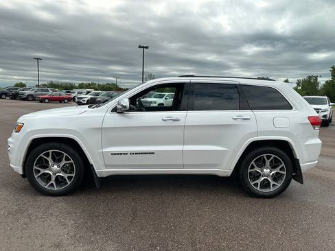 Used 2019 Jeep Grand Cherokee Overland AWD/4WD image 36