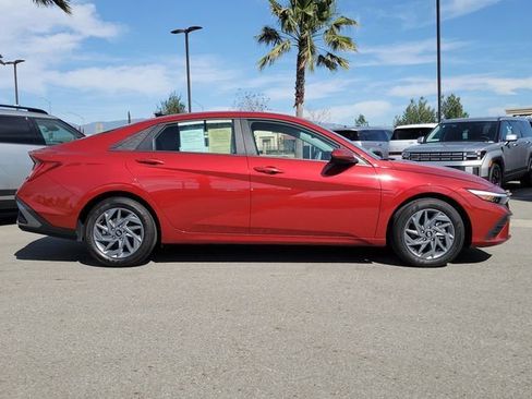 Certified 2025 Hyundai Elantra Blue image 26