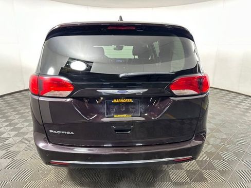 Used 2018 Chrysler Pacifica Touring-L Plus w/ Advanced Safetytec Group image 4