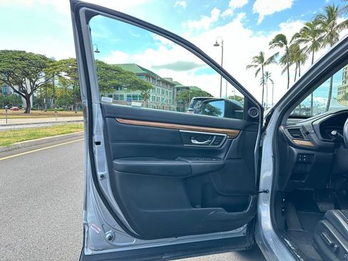 Used 2017 Honda CR-V Touring image 13