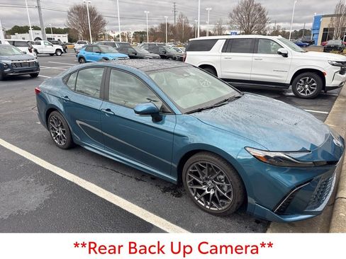 Used 2025 Toyota Camry XSE image 3