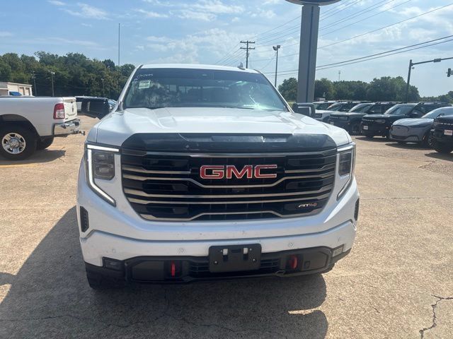Used 2025 GMC Sierra 1500 AT4 w/ Technology Package AWD/4WD image 4