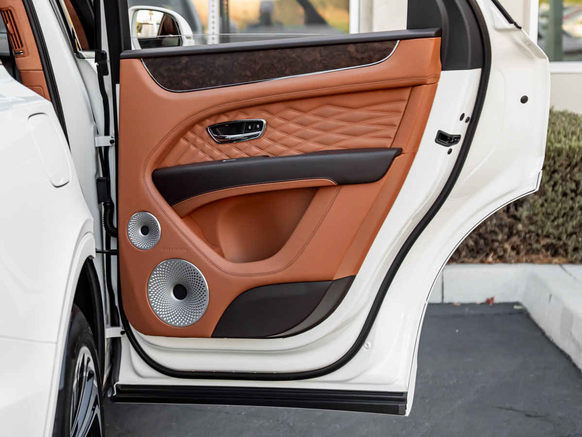 Used 2027 Bentley Bentayga AWD/4WD image 37