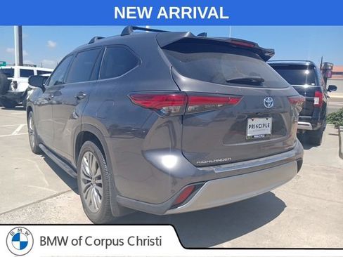 Used 2020 Toyota Highlander Platinum AWD/4WD image 7