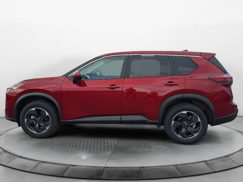 Used 2025 Nissan Rogue SV AWD/4WD image 2