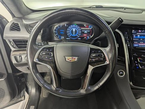 Used 2019 Cadillac Escalade Platinum image 9