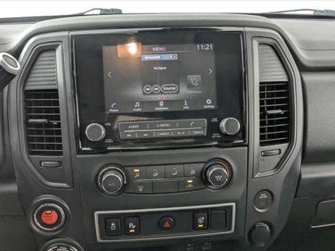 Used 2022 Nissan Titan S image 24