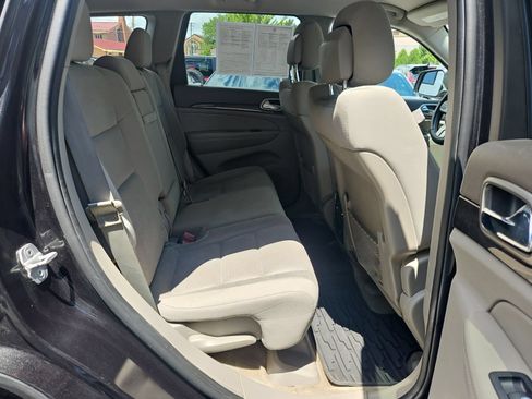 Used 2013 Jeep Grand Cherokee Laredo AWD/4WD image 18