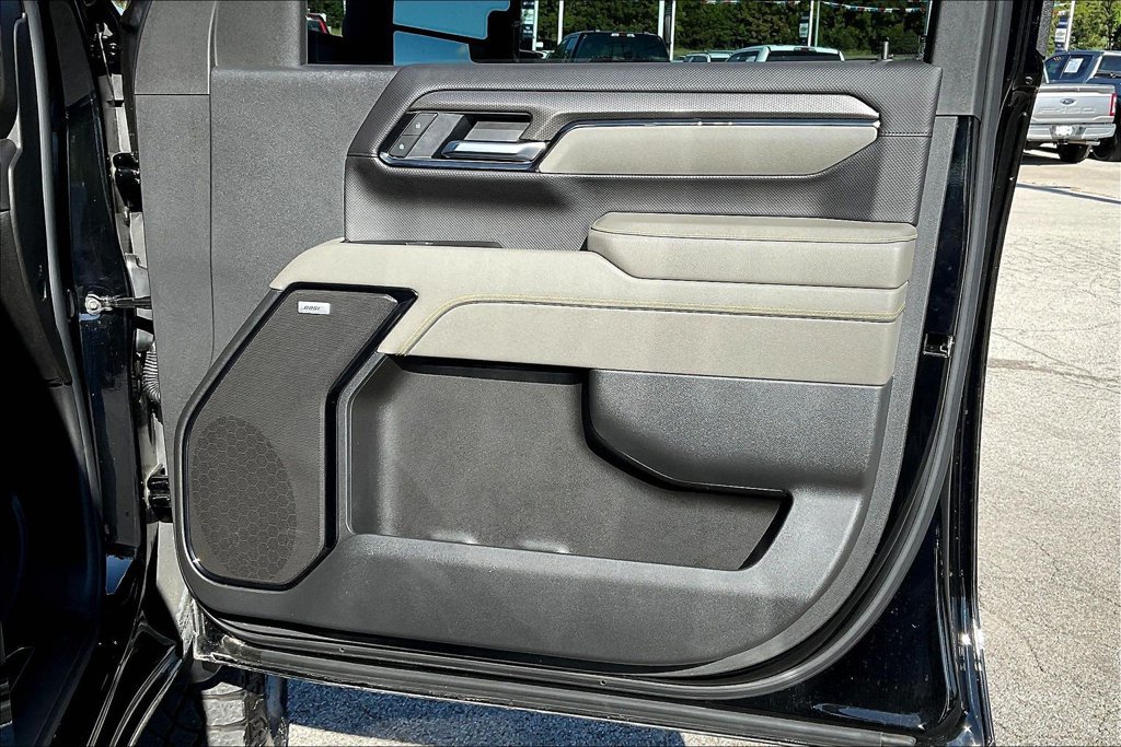Used 2025 Chevrolet Silverado 2500 ZR2 w/ Technology Package AWD/4WD image 19