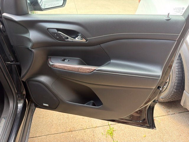 Used 2020 GMC Acadia Denali w/ LPO, Floor Liner Package AWD/4WD image 31