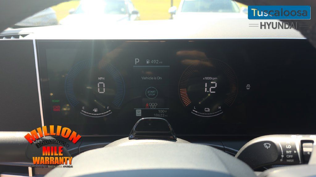 Used 2025 Hyundai Santa Fe SEL FWD image 15