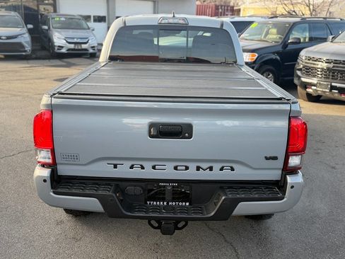 Used 2019 Toyota Tacoma TRD Off-Road image 97