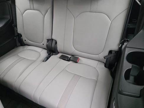 Used 2025 Honda Pilot EX-L image 24